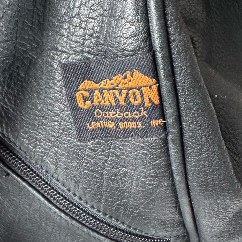 Canyon Outback Black Leather Women's Backpack or Shoulder - Picture 7 of 9